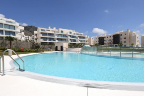 092 - Modern, Spacious El Higueron Apartment With Private Garden & BBQ